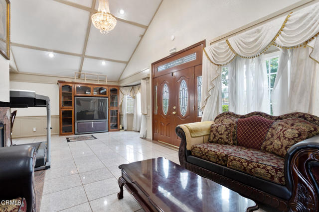 Detail Gallery Image 5 of 29 For 5116 Dahlia Dr, Los Angeles,  CA 90041 - 4 Beds | 3 Baths