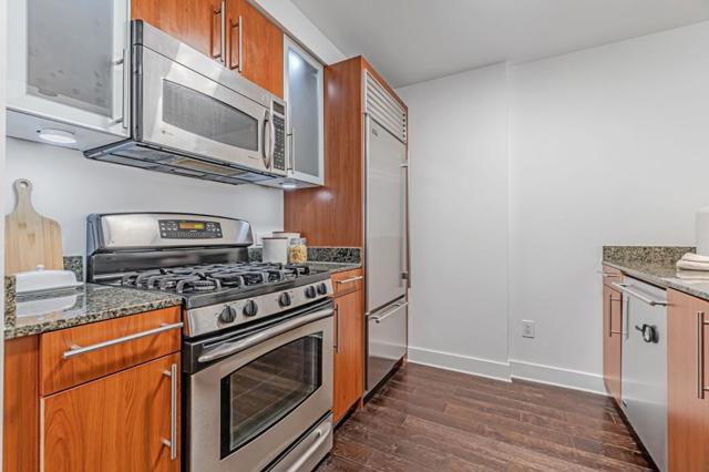 50 Lansing Street, San Francisco CA: https://media.crmls.org/mediaz/bc149833-ebfd-4327-bd40-d094bfc67d5d.jpg