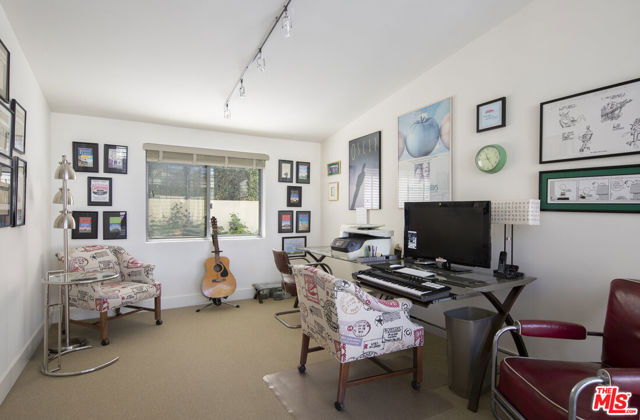 526 Crocker Sperry Drive, Montecito CA: https://media.crmls.org/mediaz/bc1537bf-1953-4003-81c0-1448b98ea6c3.jpg