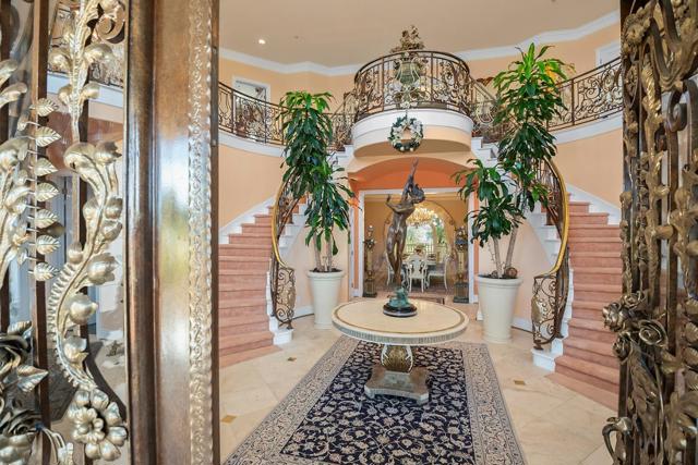 16840 Cypress Way, Los Gatos CA: https://media.crmls.org/mediaz/bc165696-9b2d-4869-9935-7ae6632b30a0.jpg