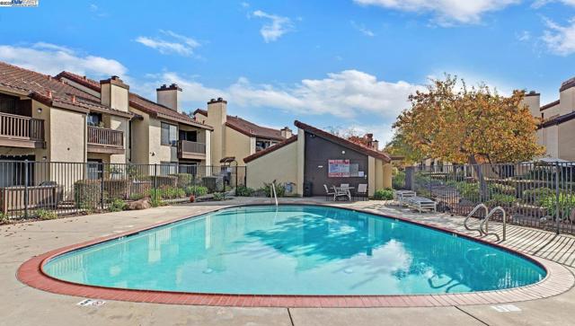 14161 Seagate Dr, San Leandro CA: https://media.crmls.org/mediaz/bc1661d4-604d-4ff7-8610-21fa794483df.jpg