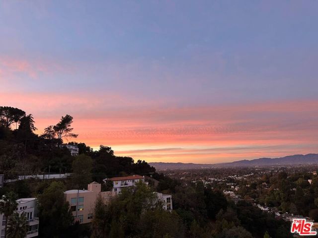 3670 Avenida Del Sol, Studio City CA: https://media.crmls.org/mediaz/bc166c3c-5247-4396-b33e-16d6004d22a1.jpg
