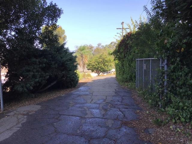 Detail Gallery Image 45 of 46 For 10979 Skywood Dr, El Cajon,  CA 92020 - 4 Beds | 2 Baths