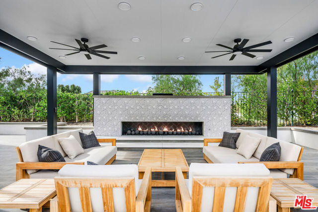1 Falconridge Drive, Coto de Caza CA: https://media.crmls.org/mediaz/bc173481-c51d-4451-8ad3-17662b06e526.jpg