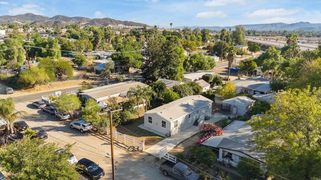 33615 Orange Street, Wildomar CA: https://media.crmls.org/mediaz/bc17ff3f-5bbf-4ea4-b12b-6dcc0a57061b.jpg