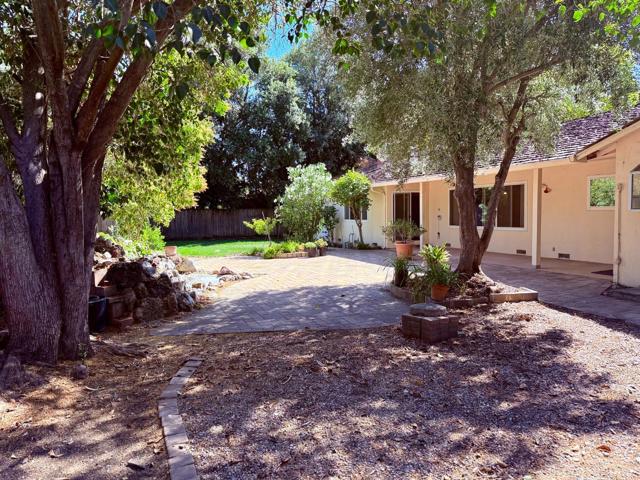 1389 Chelsea Drive, Los Altos CA: https://media.crmls.org/mediaz/bc18db8f-1888-4650-b4a0-6938dacd8478.jpg