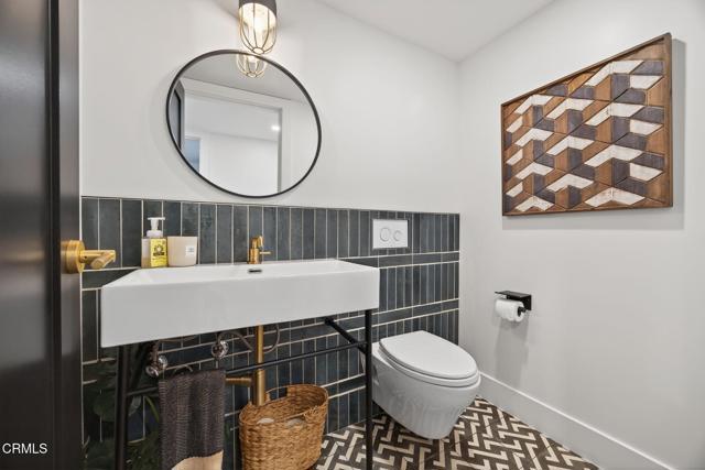 3256 Ocean Drive, Oxnard CA: https://media.crmls.org/mediaz/bc194448-3d7d-4f52-af88-202977cd8daa.jpg