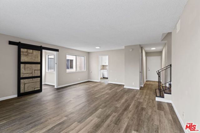 1538 STANFORD Street, Santa Monica CA: https://media.crmls.org/mediaz/bc194e87-63d9-4202-8e57-e184e8376b3c.jpg