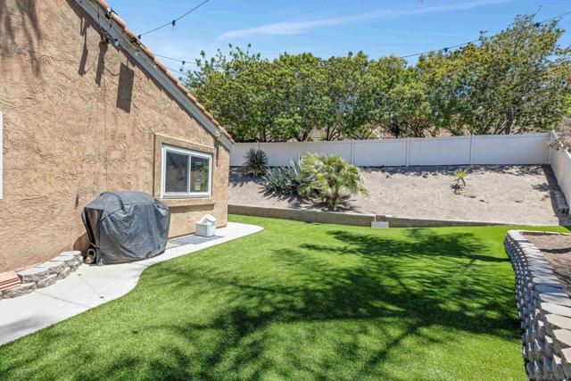 1824 Carolyn Drive, Chula Vista CA: https://media.crmls.org/mediaz/bc199820-436d-4f95-9b1c-33b76eab3de9.jpg