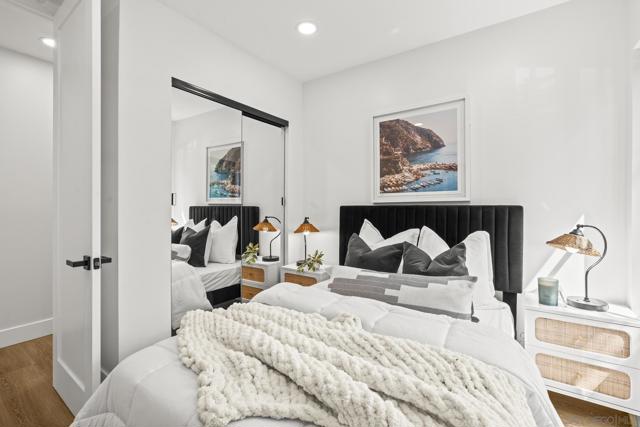 375 E Avenue, Coronado CA: https://media.crmls.org/mediaz/bc19c8a7-2bb9-46c7-802b-94e473b15982.jpg