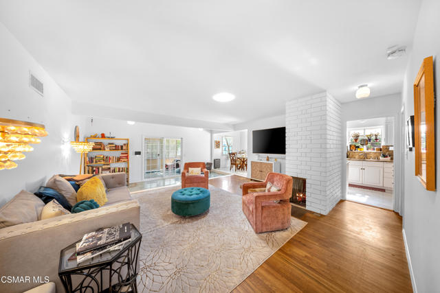 20428 Roscoe Blvd MLS-14