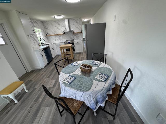 3505 Gateway Rd, Bethel Island CA: https://media.crmls.org/mediaz/bc1a4b14-15f8-4ccd-aad6-1c884df5e792.jpg