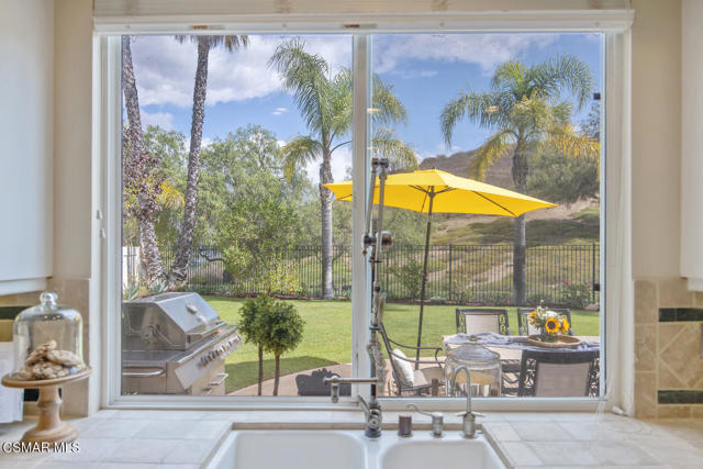 181 Dusty Rose Court, Simi Valley CA: https://media.crmls.org/mediaz/bc1a8cb2-f6a2-467c-9348-142896697989.jpg
