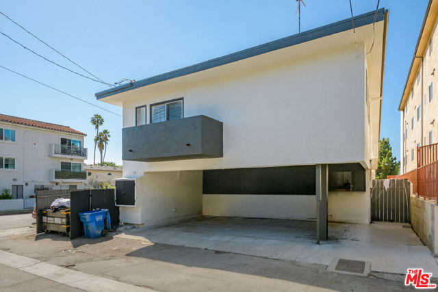10225 Regent Street photo 17