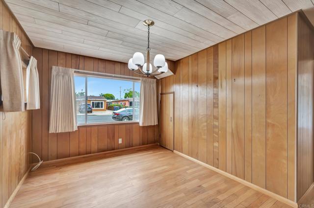 834 Oaklawn Ave A&B, Chula Vista CA: https://media.crmls.org/mediaz/bc1aa4d2-9f26-41ff-8e07-7a19e1e85086.jpg