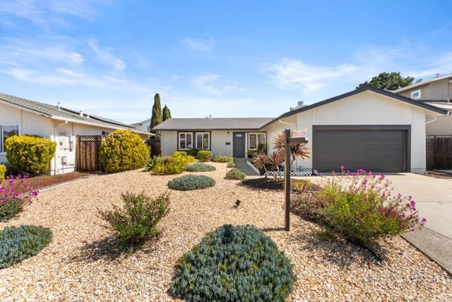 631 Spar Drive, Redwood City CA: https://media.crmls.org/mediaz/bc1aecb2-1f32-47a2-9d56-e1752a58bea9.jpg