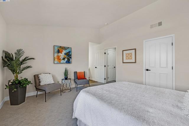 32 Maximo Ct, Danville CA: https://media.crmls.org/mediaz/bc1b57c0-aff5-4e79-9399-33a92d53b877.jpg