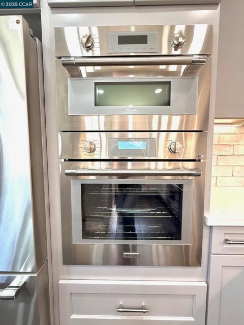 1033 LANTERN BAY, Hercules CA: https://media.crmls.org/mediaz/bc1b8f09-ee7c-4f85-a499-2a8fc3443434.jpg