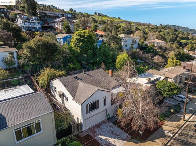 279 Pomona Street, Crockett CA: https://media.crmls.org/mediaz/bc1bcf67-de70-4dc0-998d-90f6103152d1.jpg
