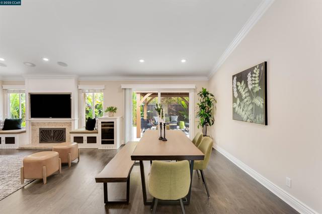 5588 Gonzalez Ct, Concord CA: https://media.crmls.org/mediaz/bc1bdc5d-9168-4ae7-a802-5f339a08e42a.jpg