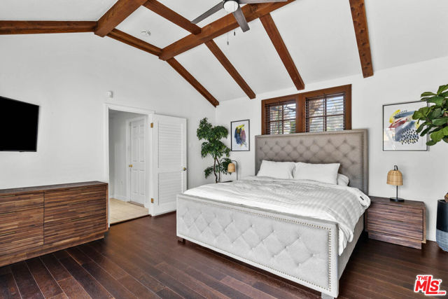 14253 Collins Street, Los Angeles CA: https://media.crmls.org/mediaz/bc1bfbaf-5f54-4c55-80d7-198a91b875b7.jpg