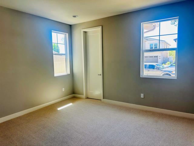 13765 Holly Oak Way, Poway CA: https://media.crmls.org/mediaz/bc1c8046-d569-491b-893e-b1d6db3f353a.jpg