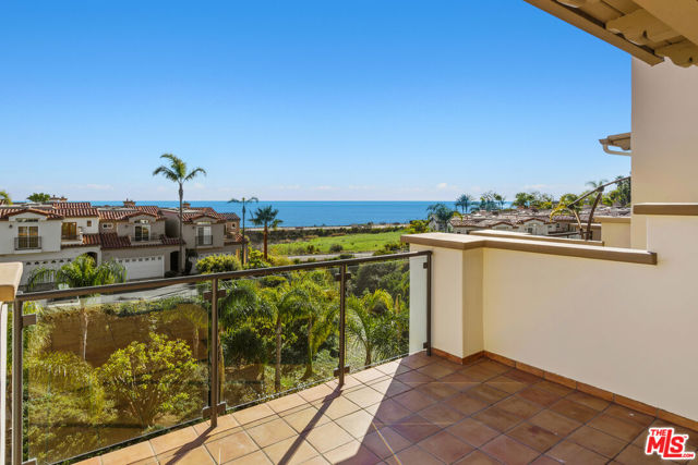 6436 Lunita Road, Malibu CA: https://media.crmls.org/mediaz/bc1cefa1-61cf-4d2d-a09c-11703efc2d55.jpg