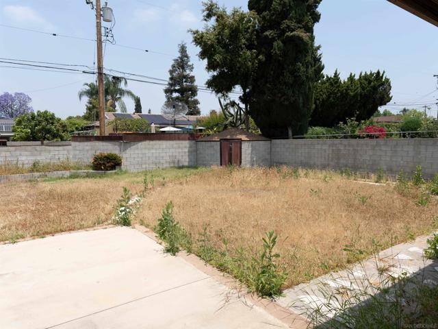 2117 E Cameron Ave, West Covina CA: https://media.crmls.org/mediaz/bc1d01d2-9d8a-42a8-8758-9a0da682260c.jpg