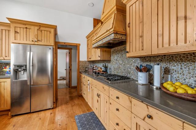 8697 Dyer Road, Salinas CA: https://media.crmls.org/mediaz/bc1d40cb-2208-4681-a1c7-436b7e3681c5.jpg