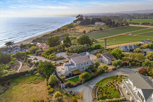 405 Heather Point Lane, Watsonville CA: https://media.crmls.org/mediaz/bc1d813b-00ca-4939-9968-41b2b462ba08.jpg