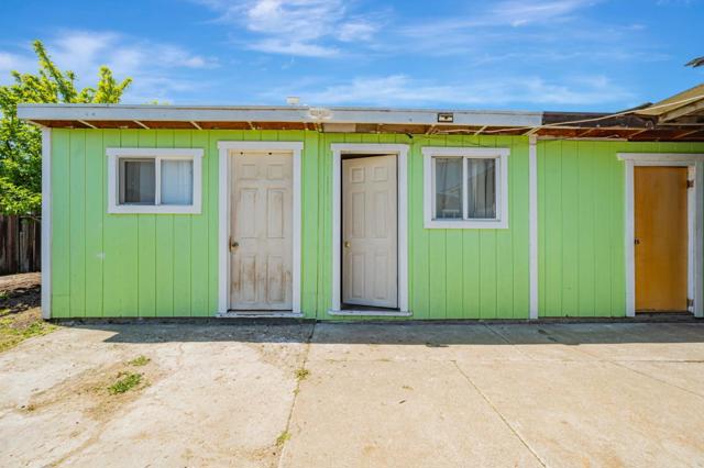 877 6th Avenue, San Bruno CA: https://media.crmls.org/mediaz/bc1e60fe-277e-4a5b-98a9-e532bfe39382.jpg