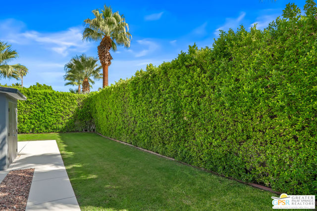 844 N Topaz Circle, Palm Springs, CA 92262