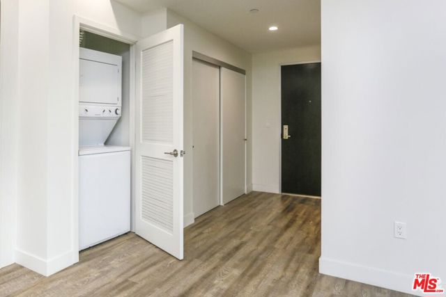 744 Hartford Avenue, Los Angeles CA: https://media.crmls.org/mediaz/bc1f4474-5e2b-4aac-9bbe-15d8b8679bb4.jpg