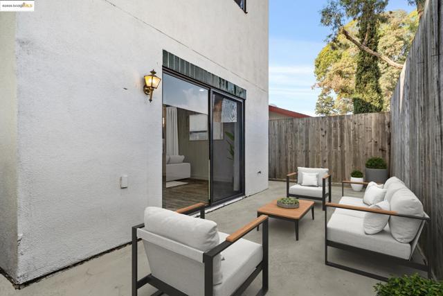 95 Mozden Ln, Pleasant Hill CA: https://media.crmls.org/mediaz/bc1f5aaf-561f-4494-a0d5-0f992dc5872e.jpg