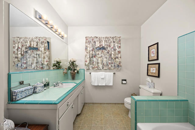 Detail Gallery Image 16 of 47 For 710 S Grand Ave, Pasadena,  CA 91105 - 4 Beds | 3 Baths