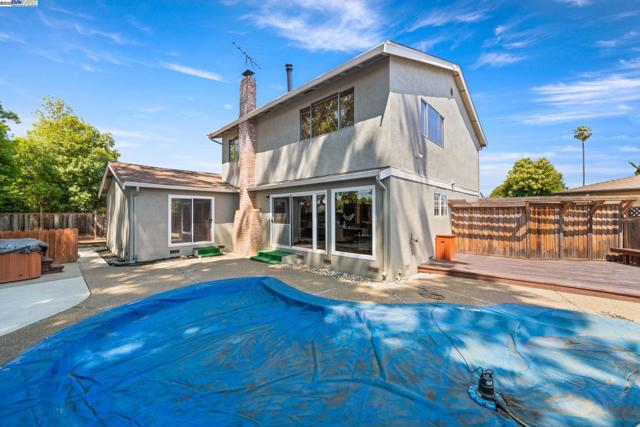 36092 Blair Pl, Fremont CA: https://media.crmls.org/mediaz/bc20c7de-28b0-4692-8519-d5601e093b73.jpg