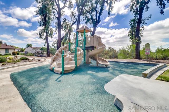 8233 Warmwood Ave, Spring Valley CA: https://media.crmls.org/mediaz/bc2178d5-580b-40d5-8b54-d52bc196999e.jpg