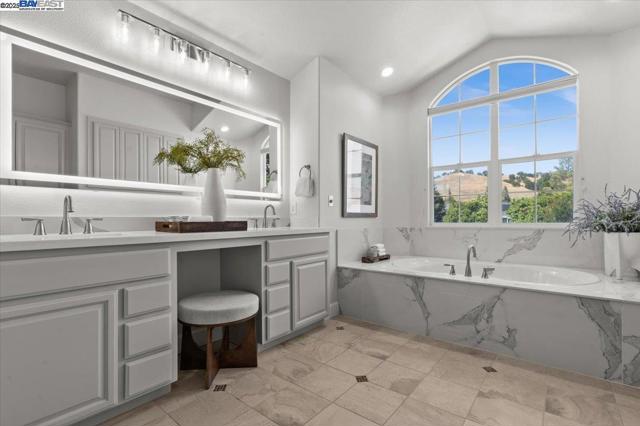 318 Montoya Way, Danville CA: https://media.crmls.org/mediaz/bc217dc2-3bc8-42e8-9d00-5b47920c58ab.jpg