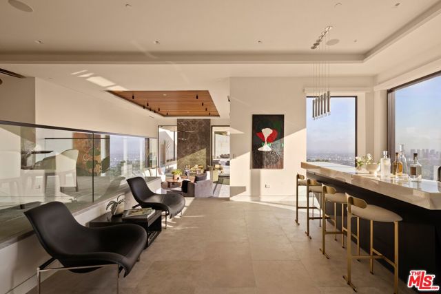 Image 19 of 50 For 1690 Doheny Drive