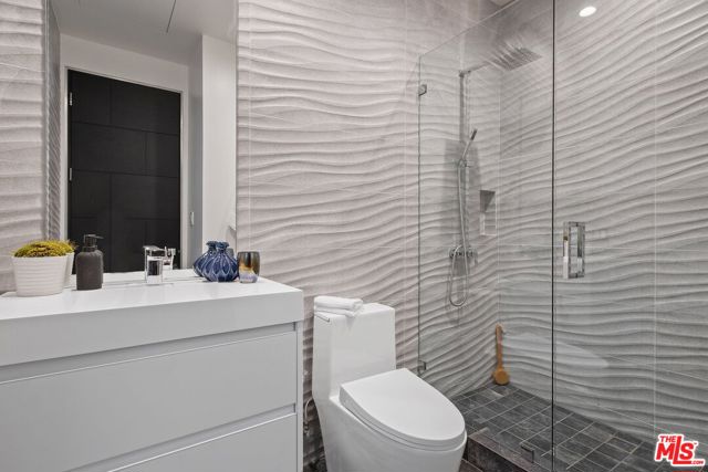 Drew Fenton | 2304 Donella Circle Los Angeles CA | MLS: 7392445