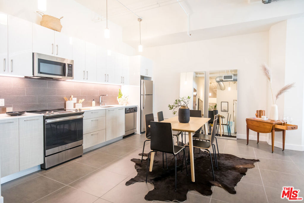 939 S Broadway 806, Los Angeles, CA 90015