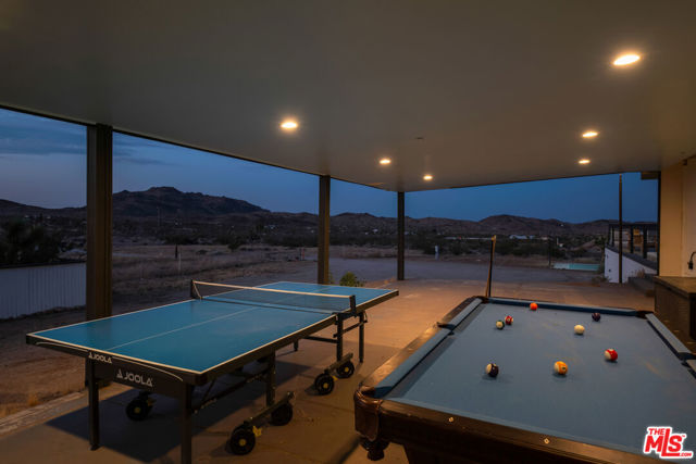 59855 Security Drive, Yucca Valley CA: https://media.crmls.org/mediaz/bc23edb5-a0ea-48e8-9aba-18d47a6b9465.jpg