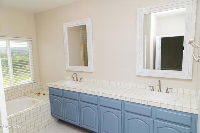 3154 Provence Place, Thousand Oaks CA: https://media.crmls.org/mediaz/bc241123-5eb4-48e8-8570-74e33d54738b.jpg