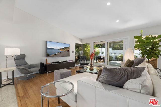 8670 Allenwood Road, Los Angeles CA: https://media.crmls.org/mediaz/bc241f7d-0df7-480c-82fa-077093ad3423.jpg