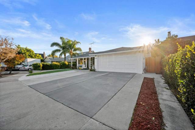 3735 Ruther Place Way, San Jose CA: https://media.crmls.org/mediaz/bc2456d4-3f92-4d79-ba5e-6e6a6dcf036c.jpg