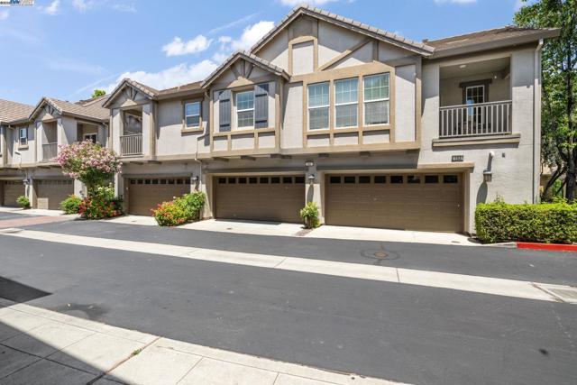 161 W Luna Loca Ln, Mountain House CA: https://media.crmls.org/mediaz/bc2465c8-43a6-4a19-8299-6d9909f63ea6.jpg