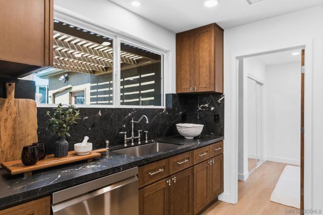 3006 Fir St, San Diego CA: https://media.crmls.org/mediaz/bc24bed6-3268-44cb-b6a9-077b4cb8e24e.jpg