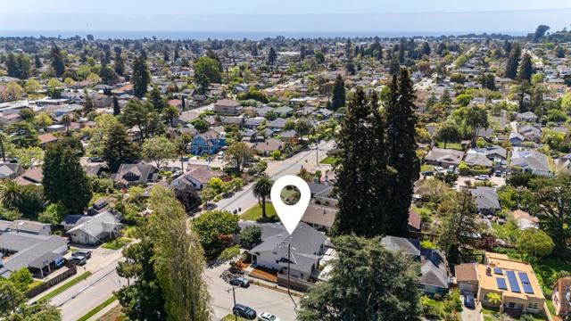 518 King Street, Santa Cruz CA: https://media.crmls.org/mediaz/bc24cf16-027d-4c4b-8510-f32d868199dd.jpg