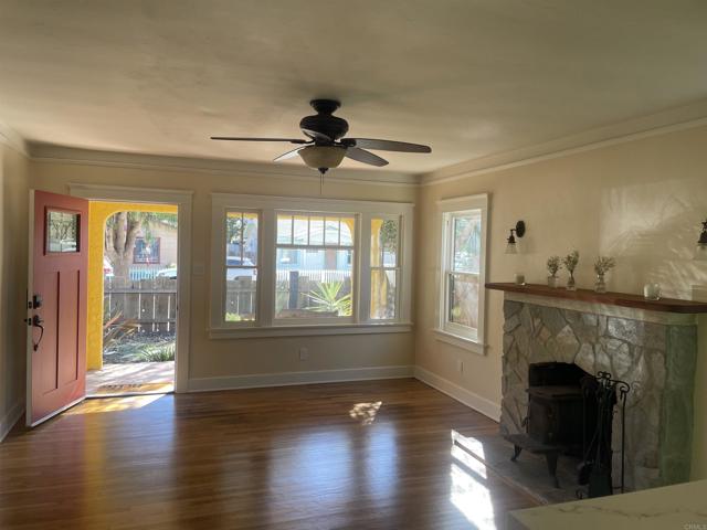 121 E Warner St photo 7