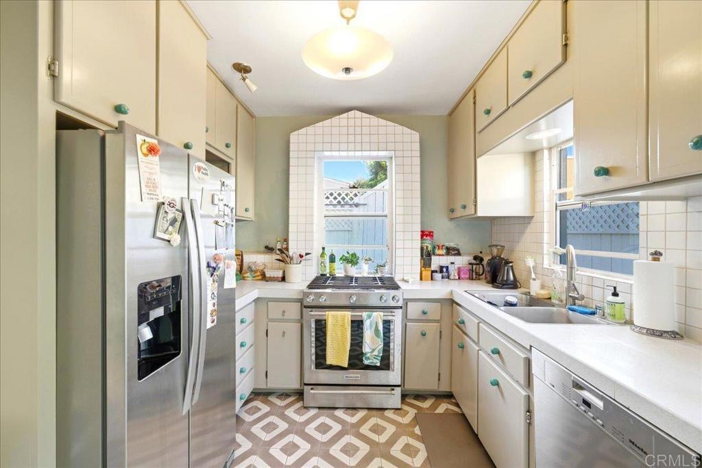 110 Lewis - photo 20